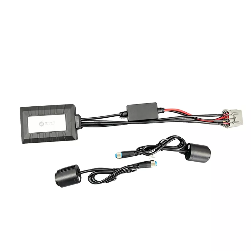 Camera hành trình xe máy ống kính kép có đầu ra TV